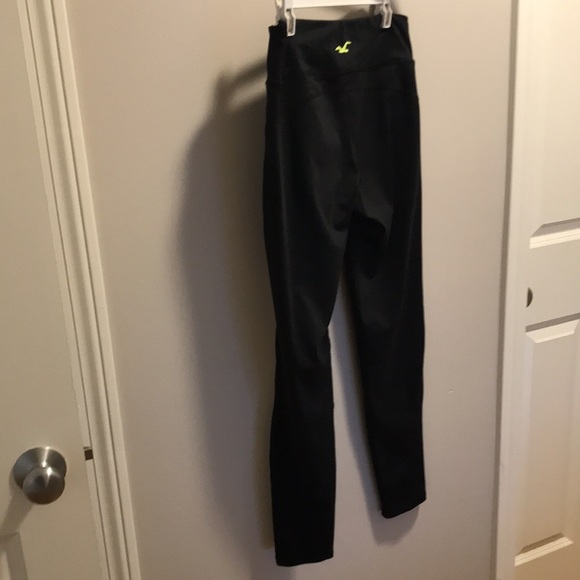 Hollister size medium black active wear leggings - Picture 3 of 5